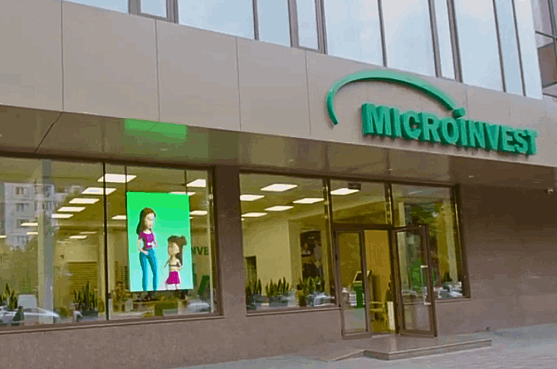 Ecrane LED pentru Microinvest: Promovarea inovatoare a serviciilor financiare